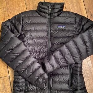 Patagonia women’s down sweater jacket small